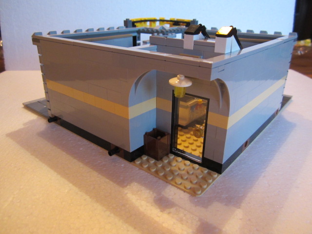 Lego 10211 p21